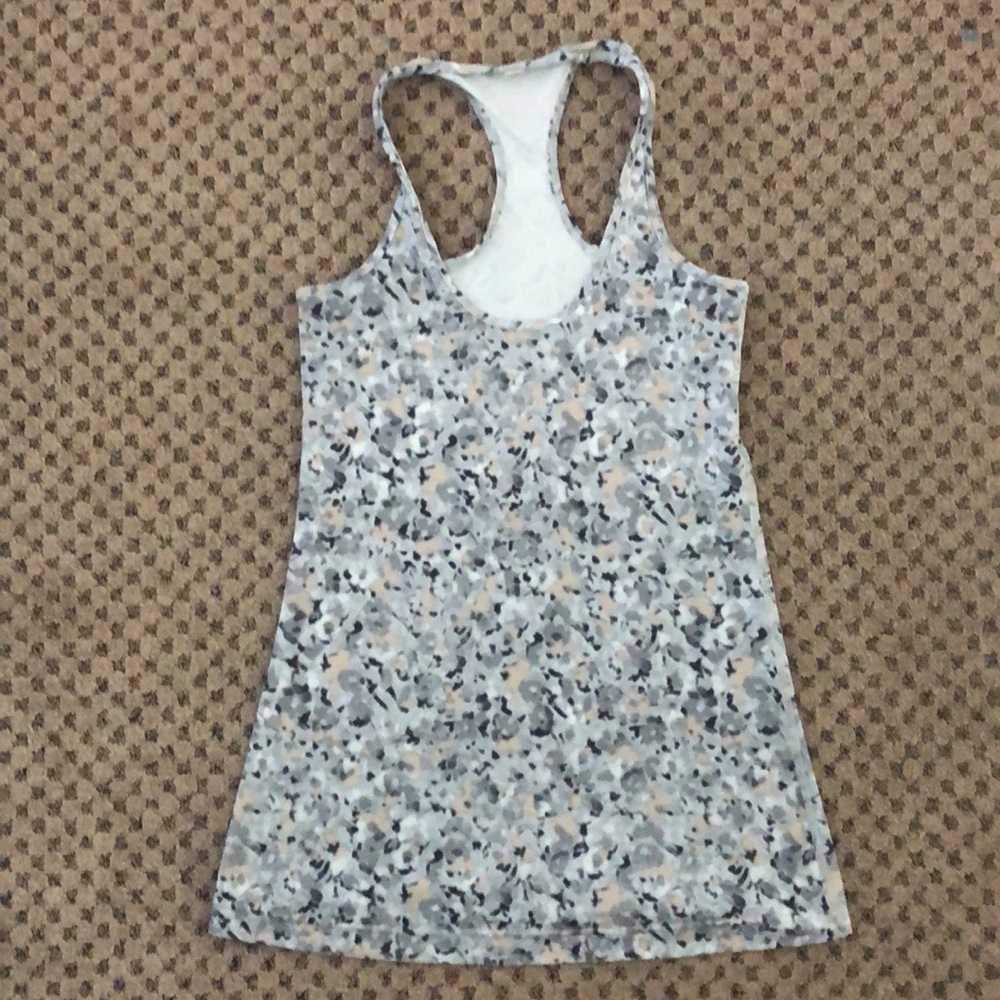 Lululemon tank